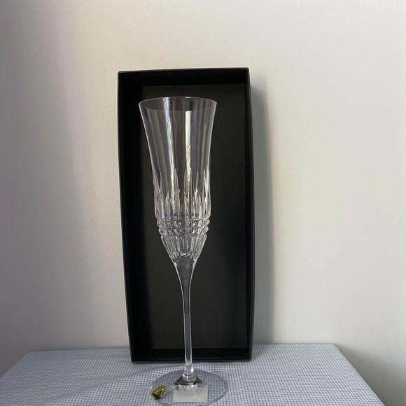 SOLD.  Waterford Crystal LISMORE DIAMOND toasting Champagne flute - Picture 1 of 11